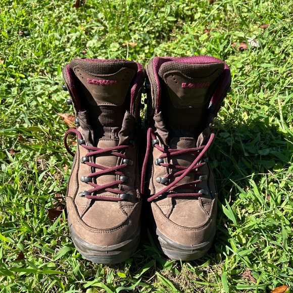 VGUC Lowa Renegade GTX Mid WS boots - Picture 2 of 4